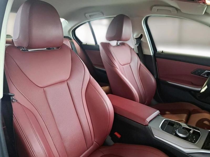 BMW 316 48V AUTO 4 PORTE BERLINA