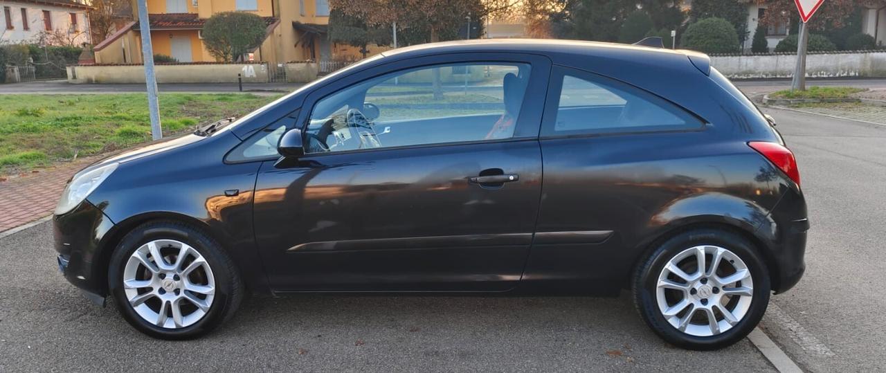 Opel Corsa 1.2 3 porte Sport