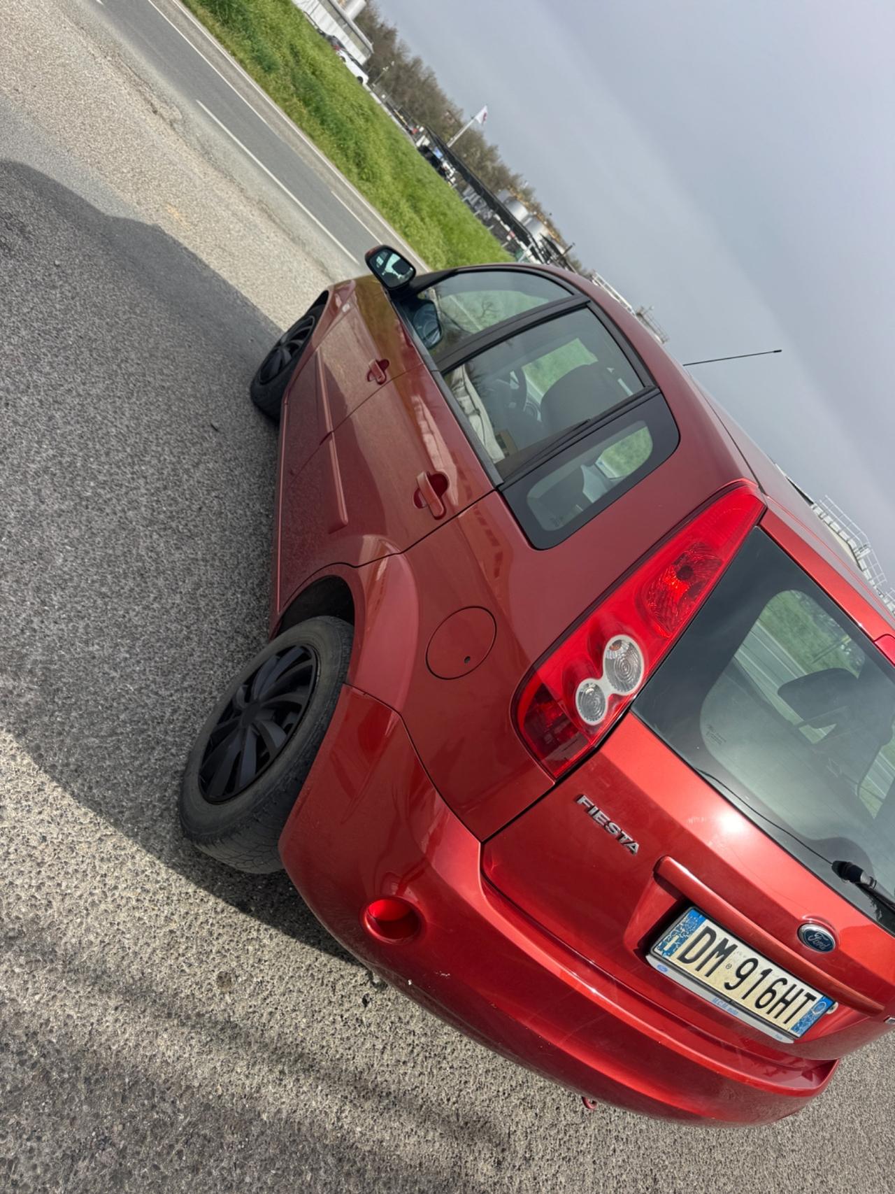 Ford Fiesta 1.4 TDCi 5p. Ghia