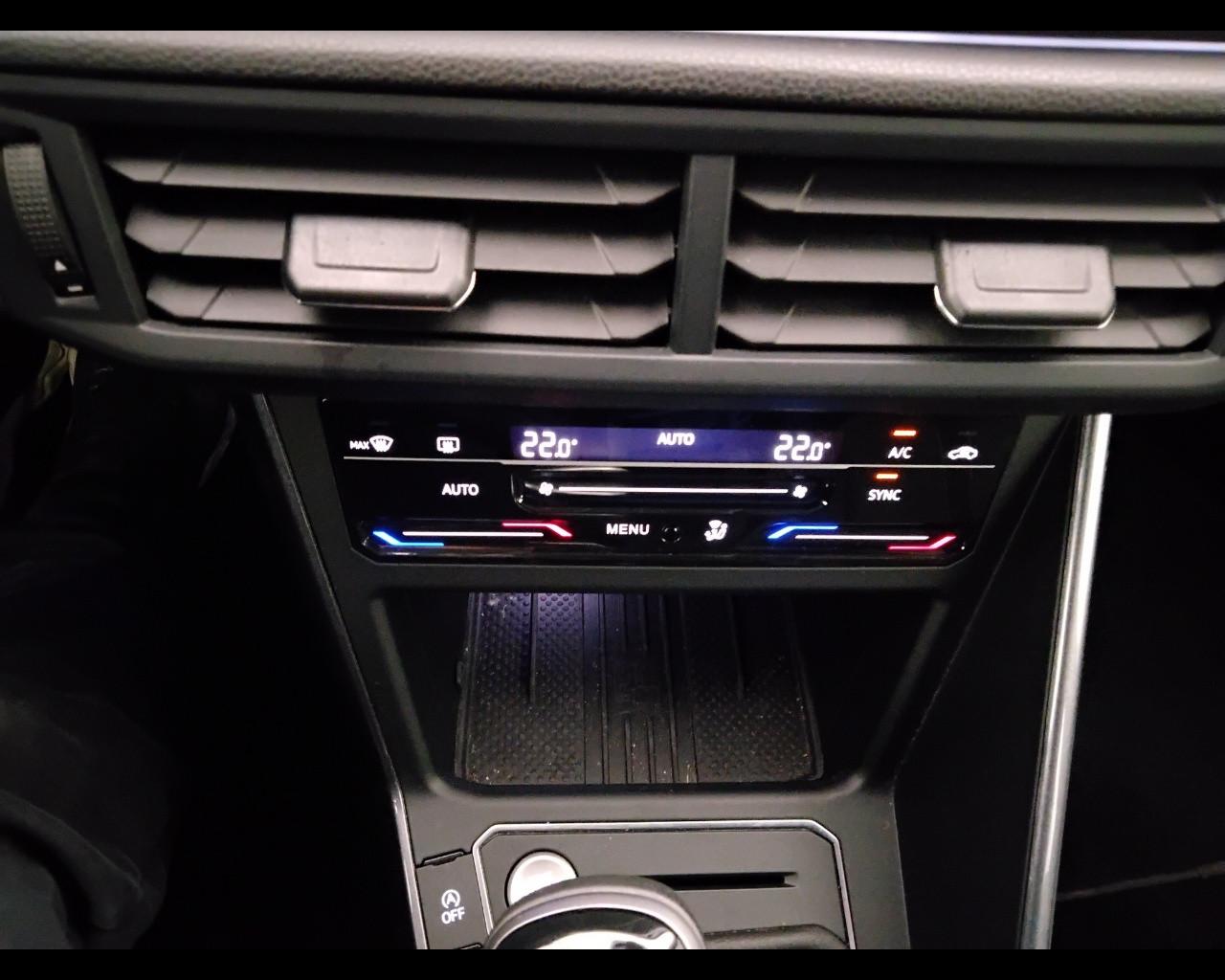 VOLKSWAGEN Polo VI 2022 - Polo 1.0 tsi Style 95cv