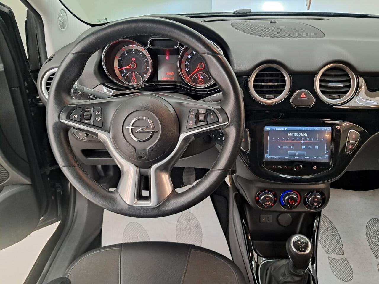 Adam 1.2 70 CV VR/46 Limited Edition