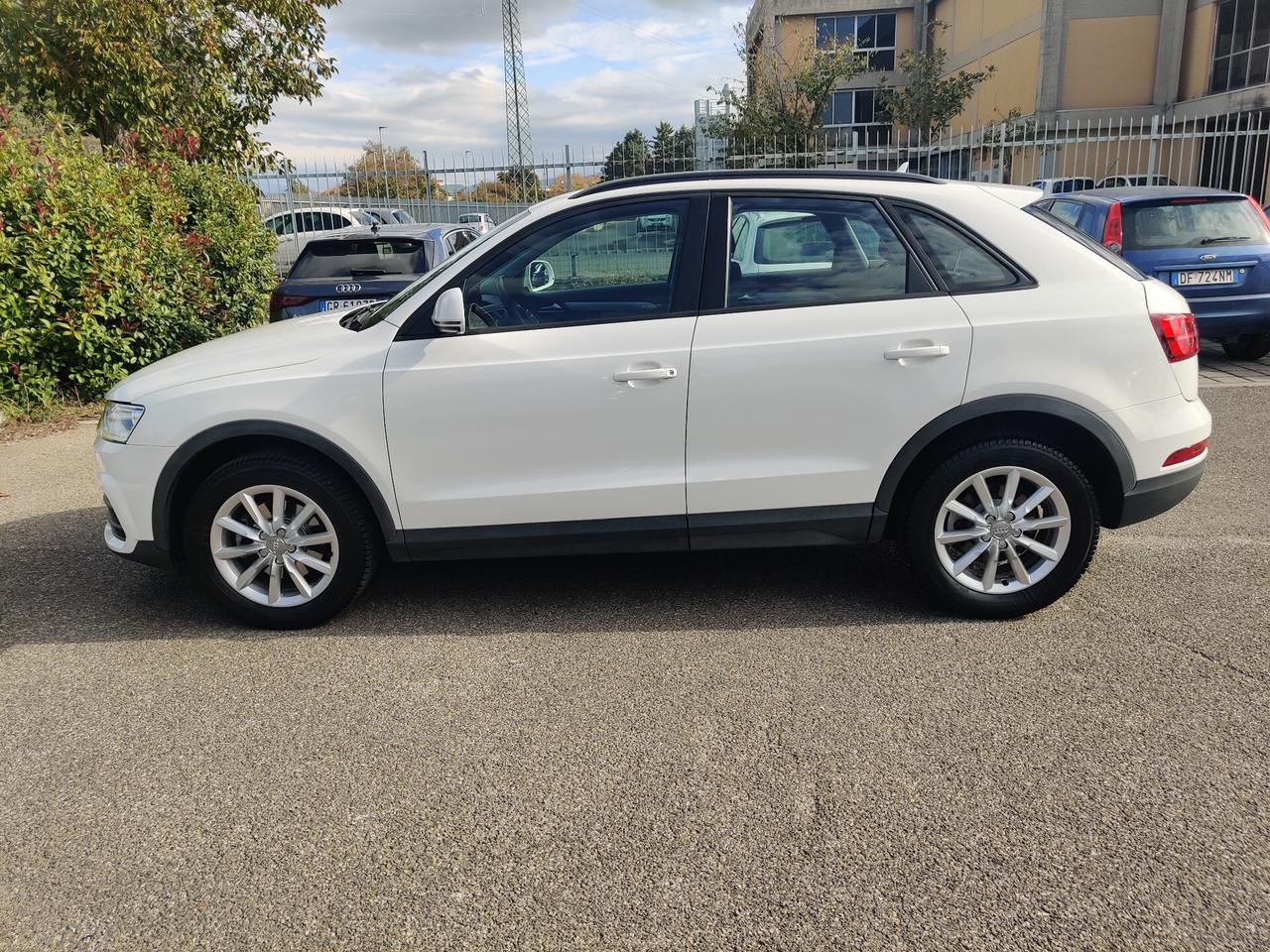 Audi Q3 2.0 TDI 120 CV Business