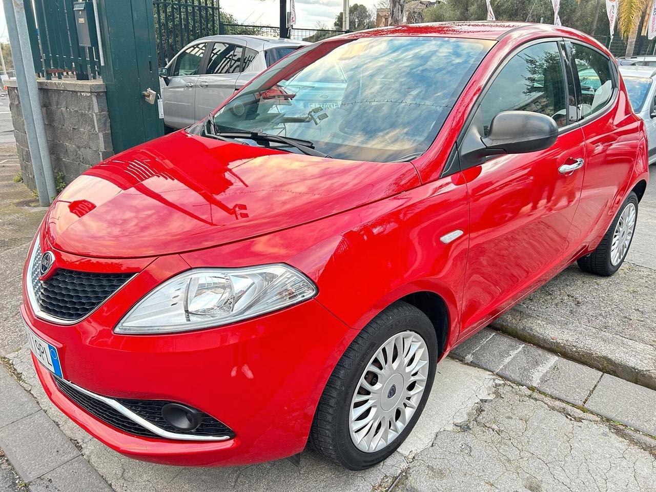 Lancia Ypsilon 1.2 69 CV 5 porte GPL Ecochic Gold
