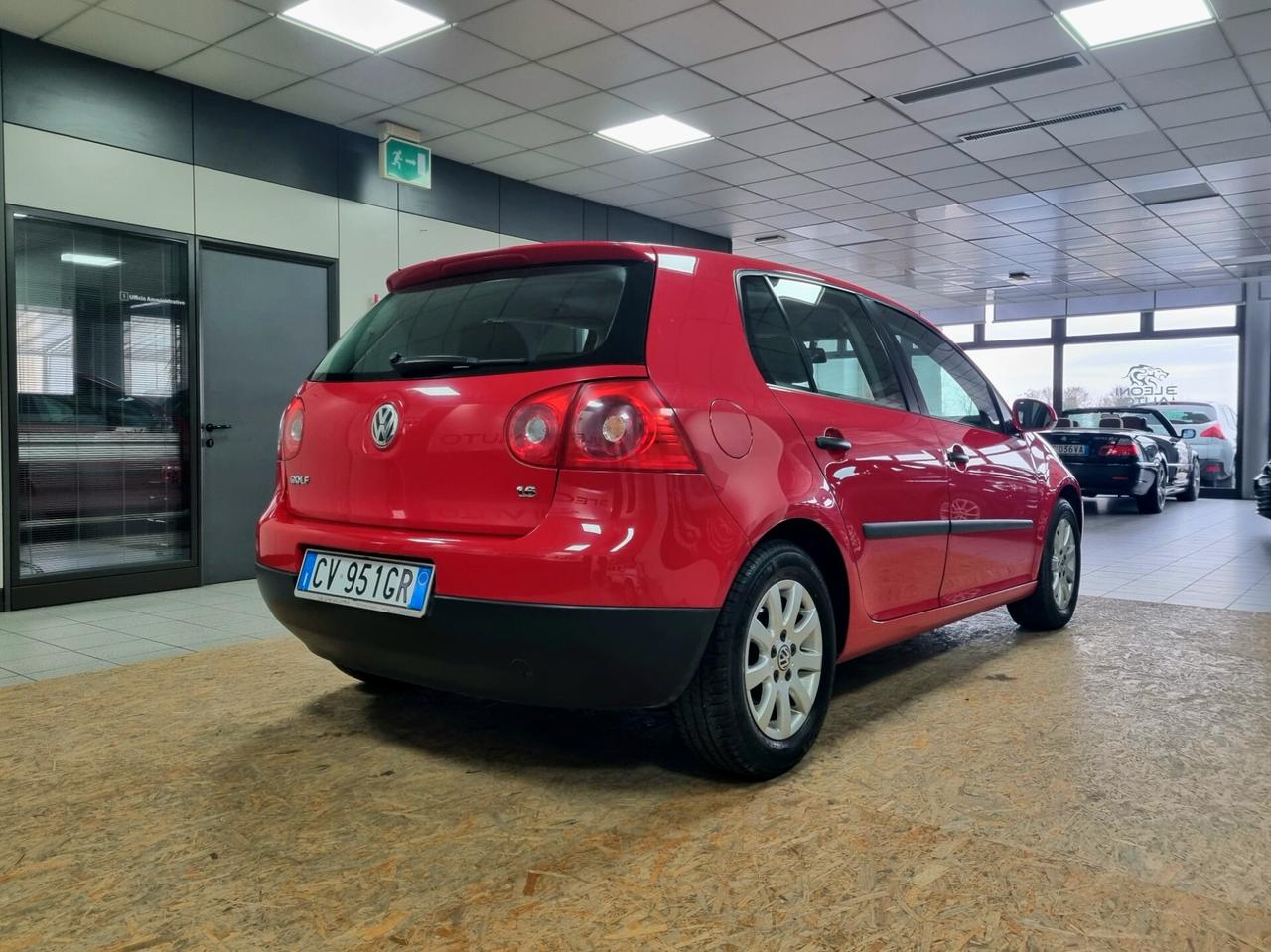 VOLKSWAGEN GOLF 1.6 BENZINA 102CV 5p. COMFORTLINE
