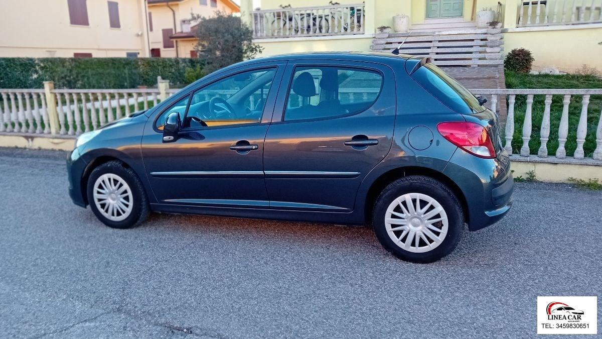 PEUGEOT - 207