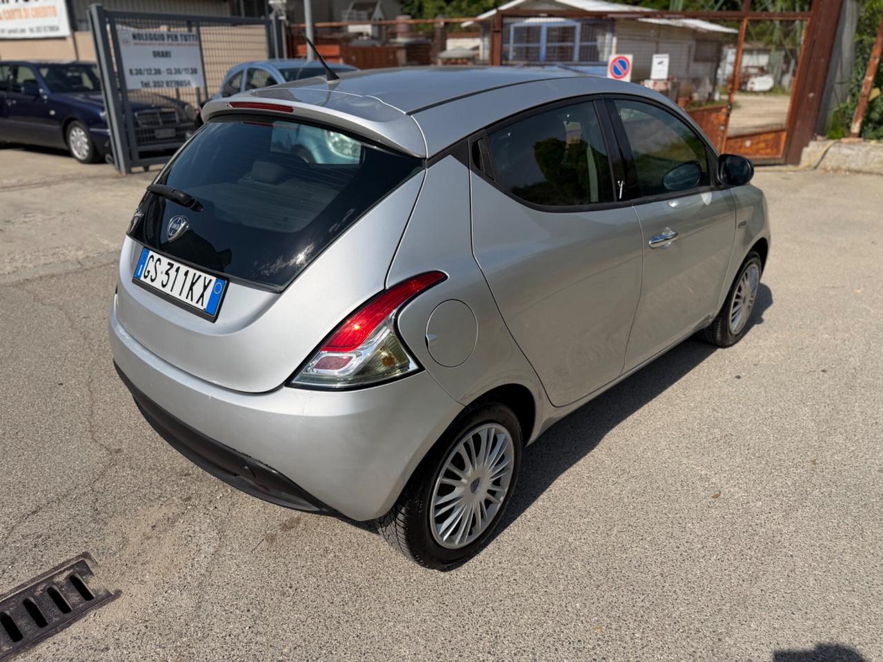 Lancia Ypsilon 1.2 69 CV 5 porte S&S Silver