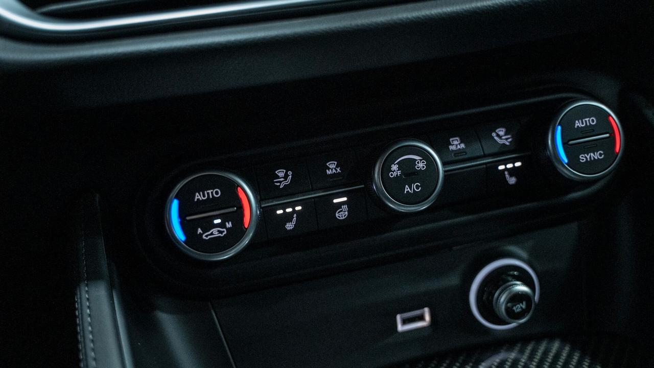 Alfa Romeo Stelvio VELOCE 2.2 Ti Q4 210 CV 20" CARBON AUTO XENO FULL