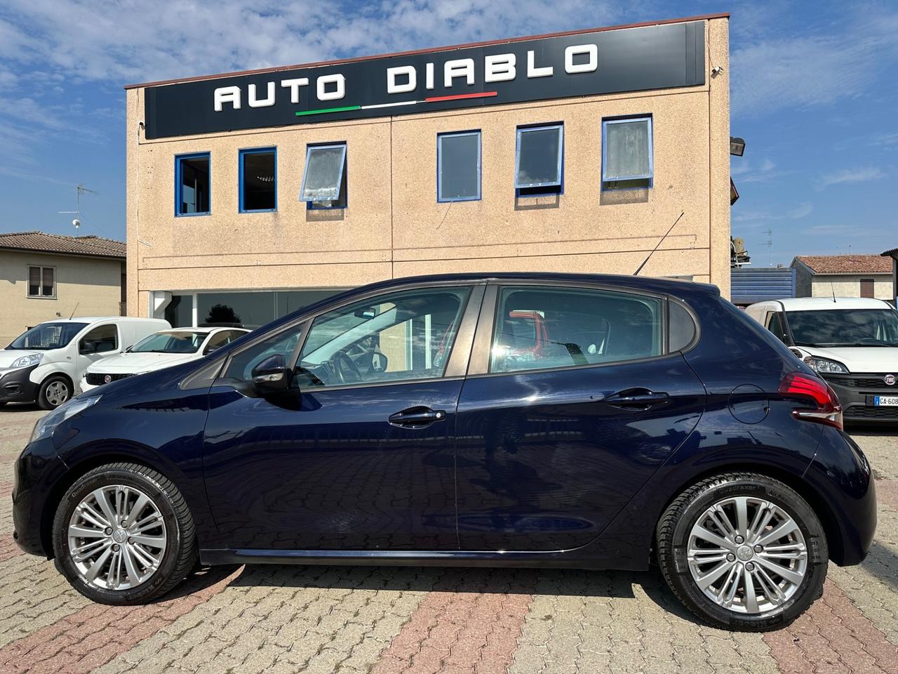 Peugeot 208 PureTech 82 5 porte Allure
