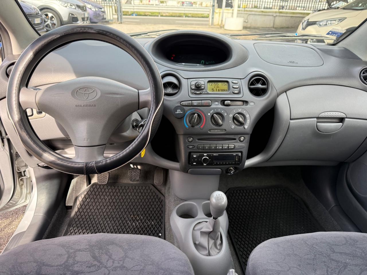 Toyota Yaris 1.0i 16V cat 5 porte Sol