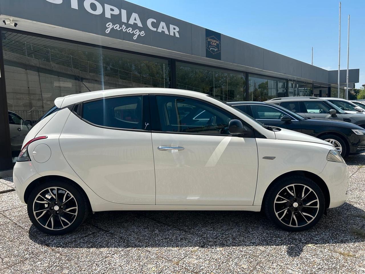 Lancia Ypsilon 1.2 69 CV 5 porte S&S Gold