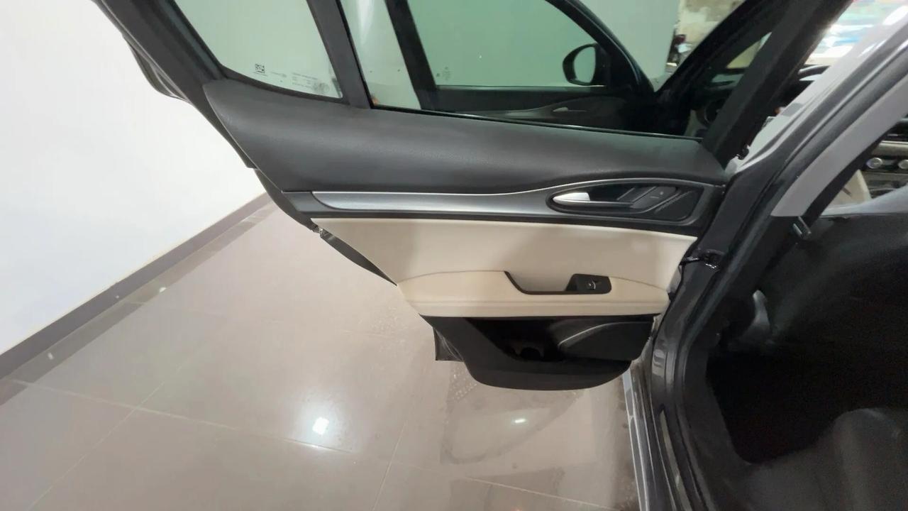 Alfa Romeo Stelvio 2.2 Turbodiesel 210 CV AT8 Q4 Veloce
