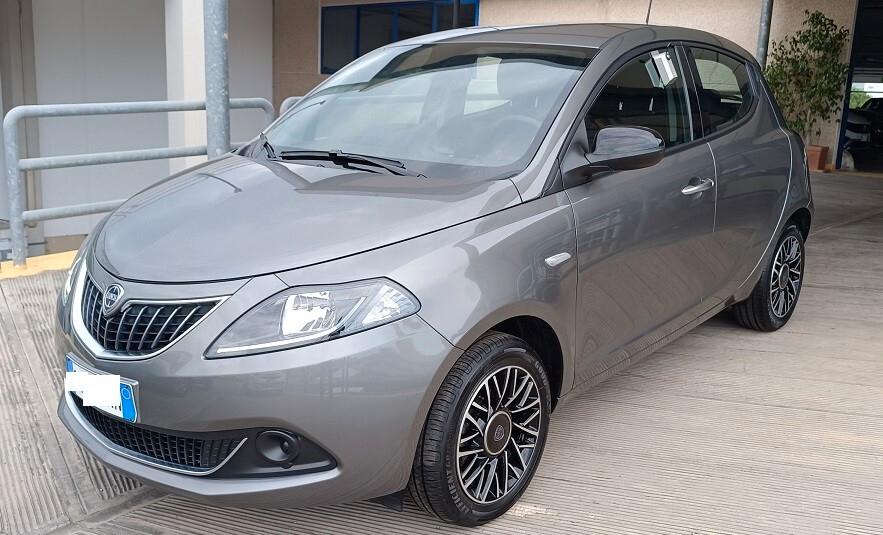 Lancia Ypsilon 1.0 FireFly 5 porte S&S Hybrid Platino