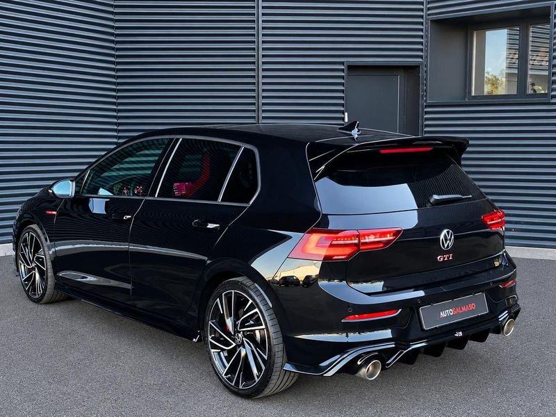 Volkswagen Golf GTI VIII 2.0 TSI GTI DSG 245 CV