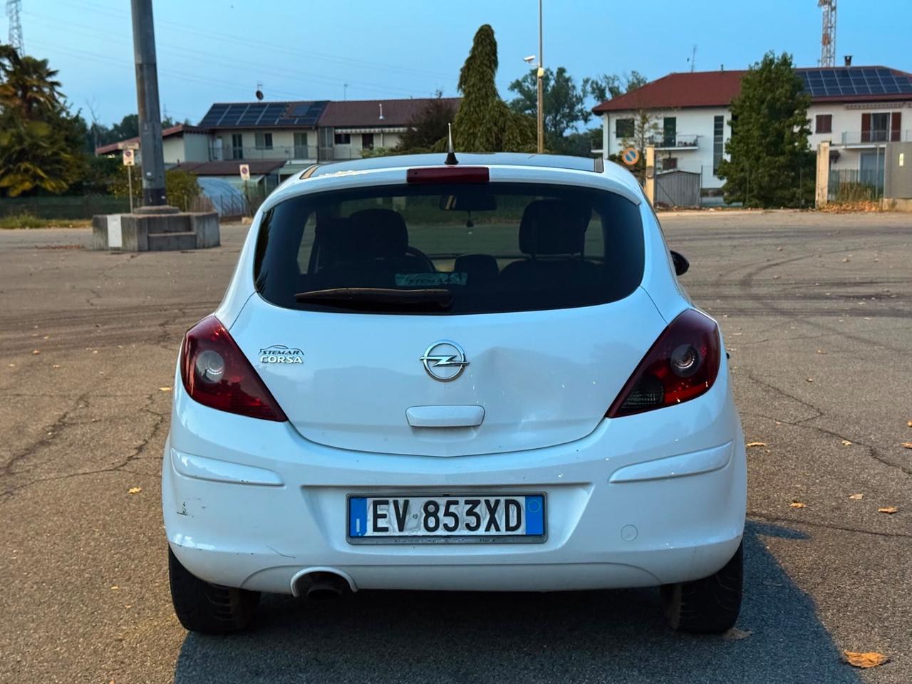 Opel Corsa 1.2 85CV 3 porte GPL-TECH b-color