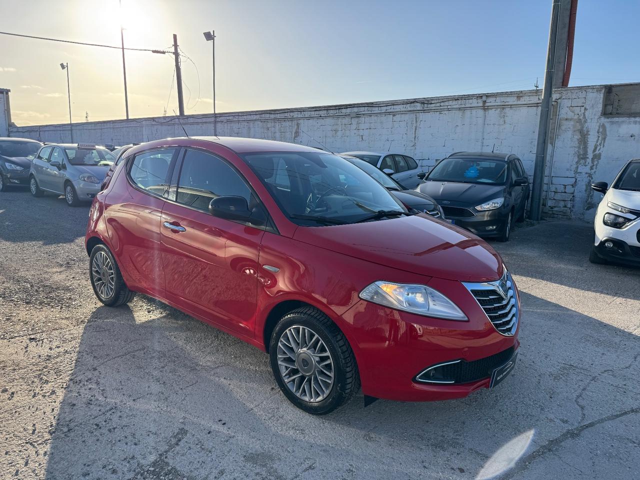 Lancia Ypsilon 1.2 69 CV 5 porte S&S Platinum