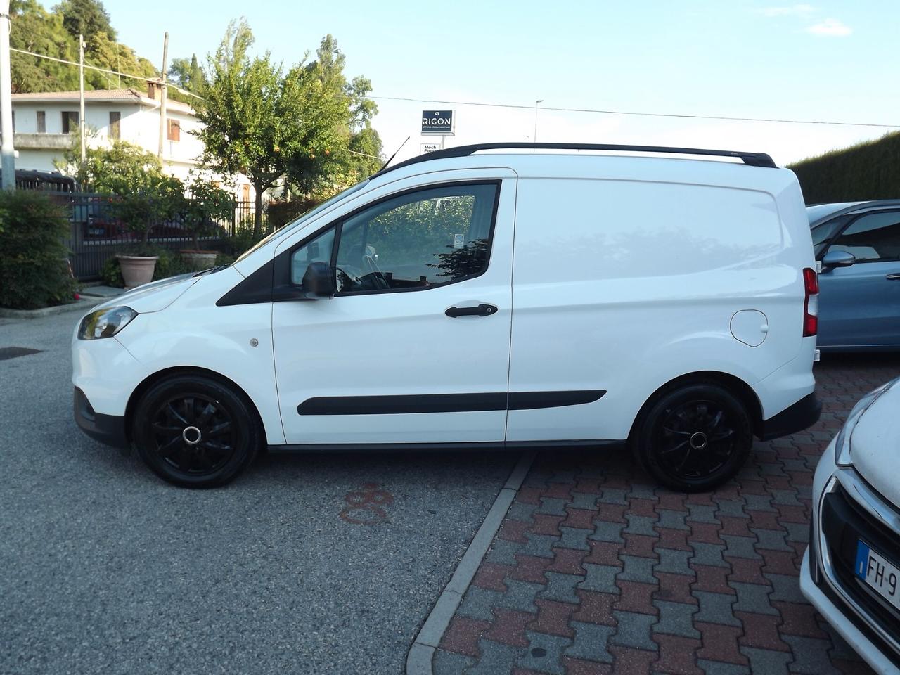 FORD TRANSIT COURIER