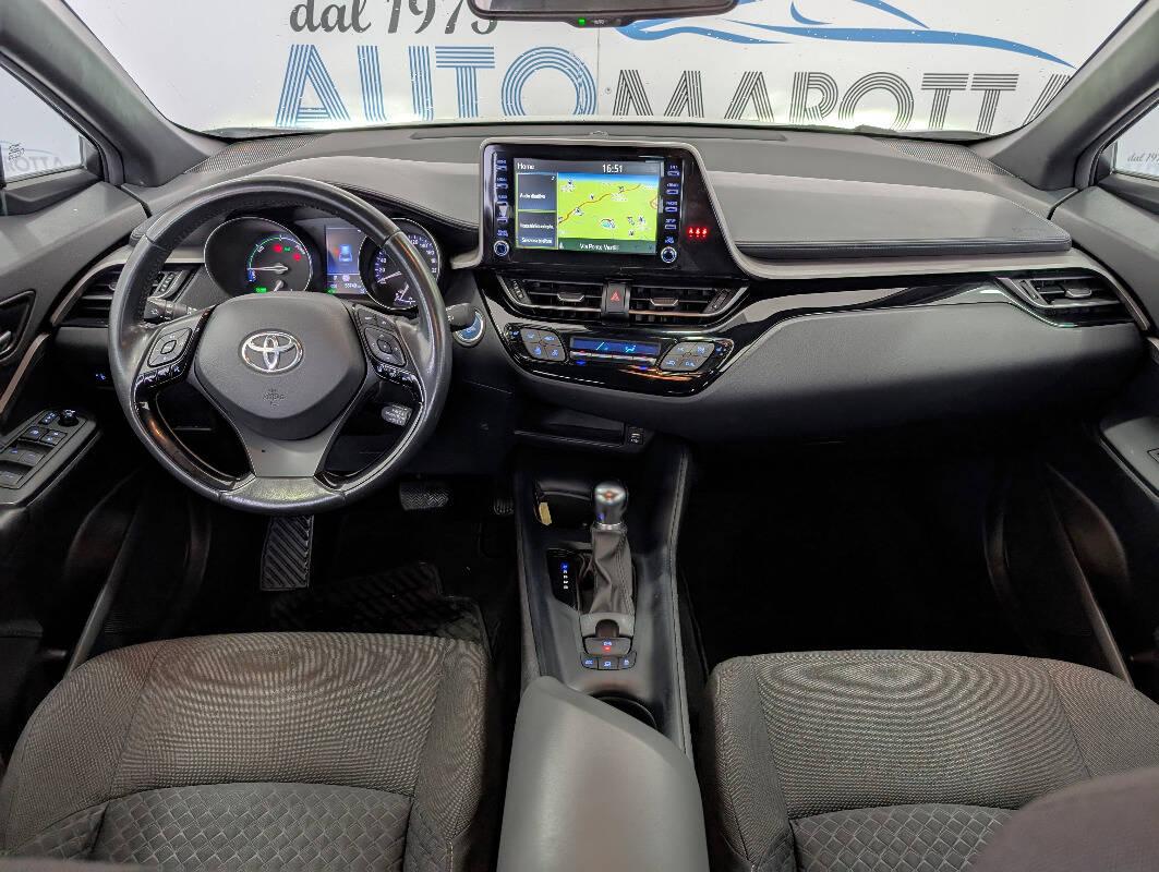 Toyota C-HR 1.8h Business e-cvt AUTOCARRO N1 !