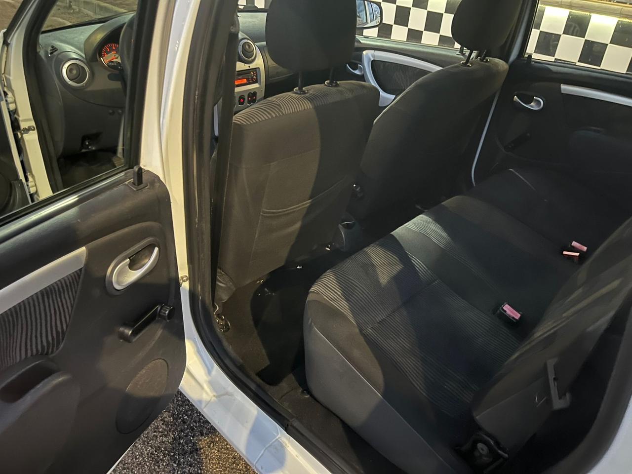 Dacia Logan MCV 1.5 dCi 90CV Lauréate 2011