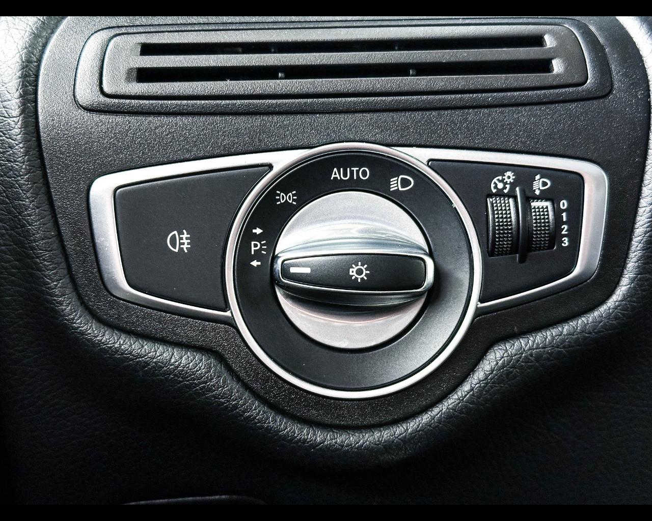 Mercedes-Benz Classe V (W447) - V 220 d Automatic 4Matic Executive Compact