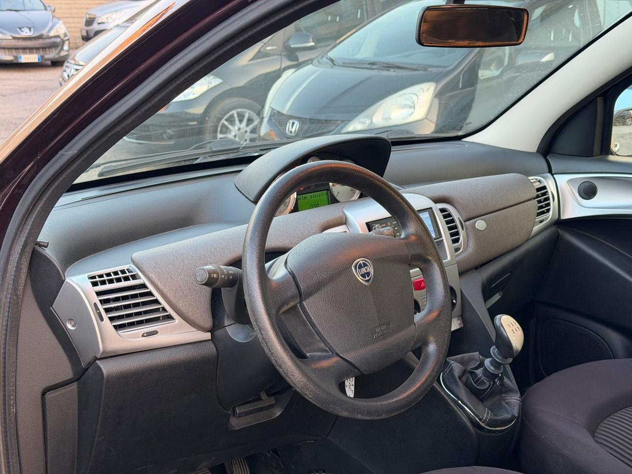 Lancia Ypsilon 1.2 Versus