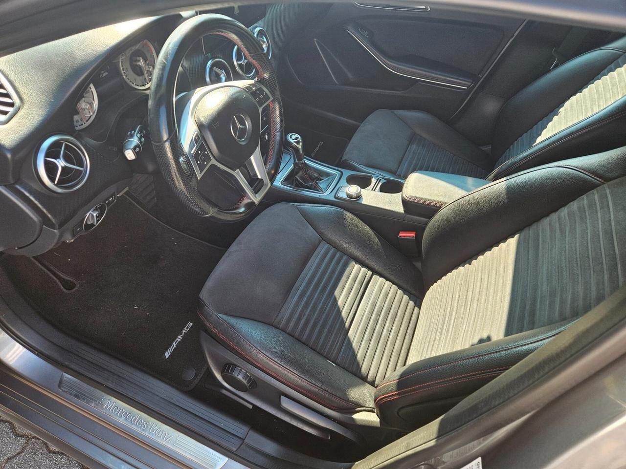 Mercedes-benz A 180 CDI Premium AMG INTERNO / ESTERNO