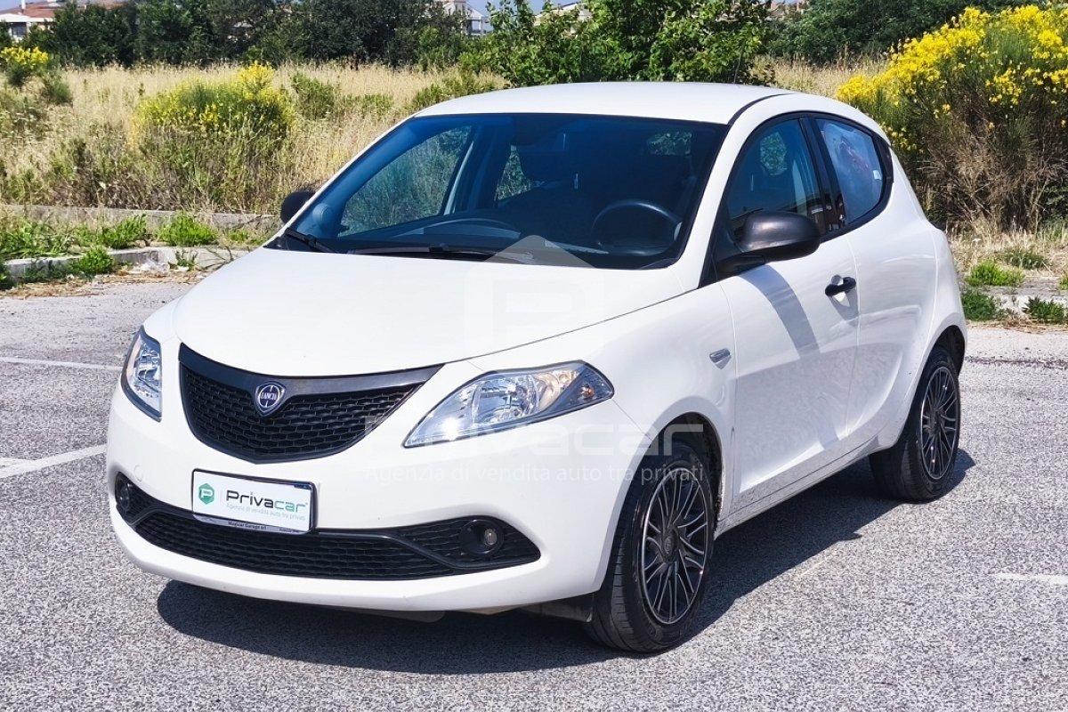 LANCIA Ypsilon 1.2 69 CV 5 porte GPL Ecochic Silver
