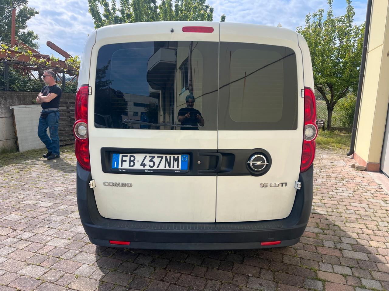 OPEL COMBO 2016 IVA ESPOSTA