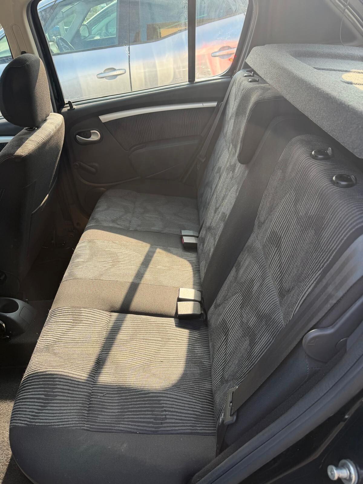 Dacia Sandero 1.4 8V Laureate Gpl