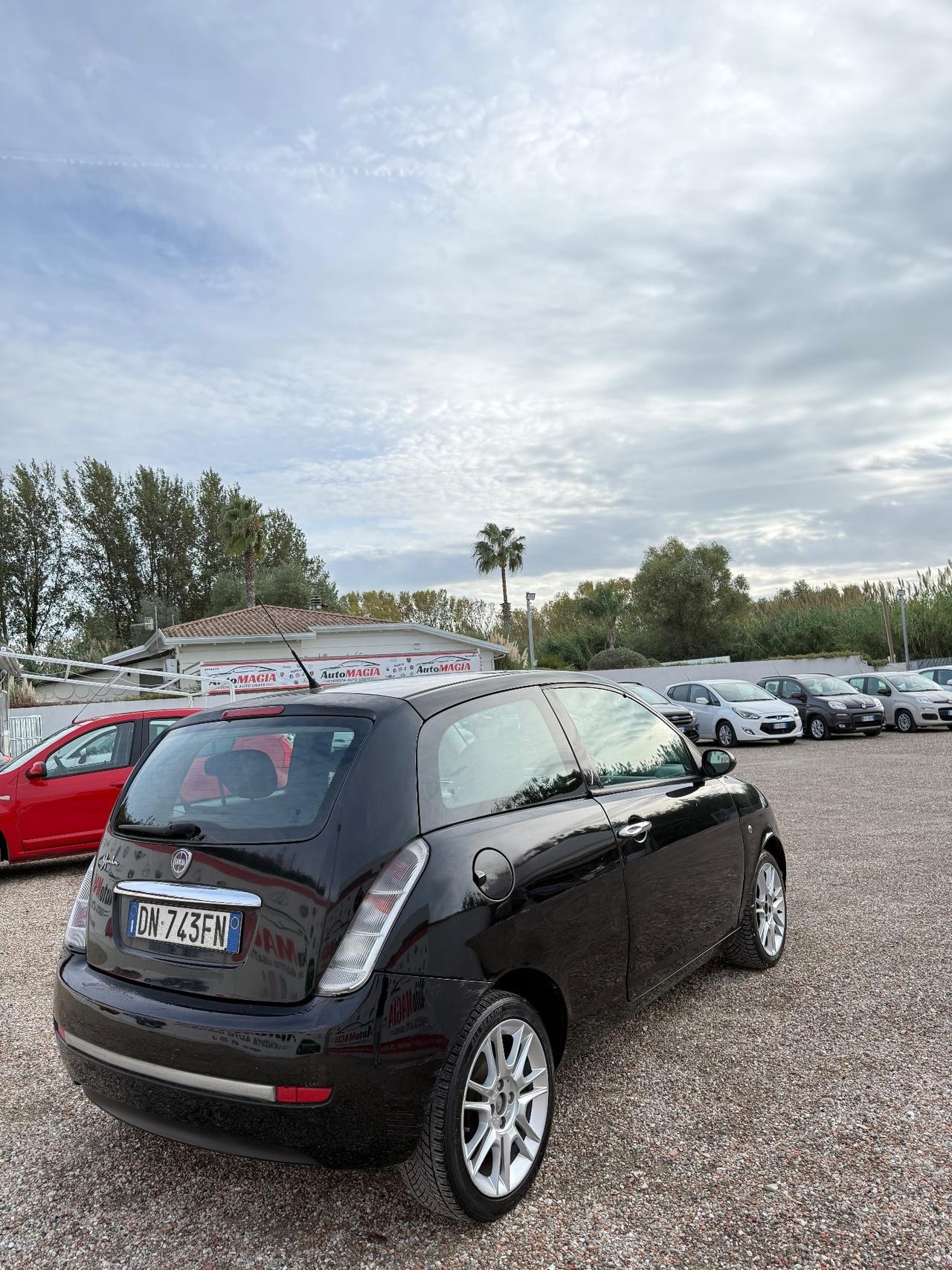 Lancia Ypsilon 1.2 Oro Plus
