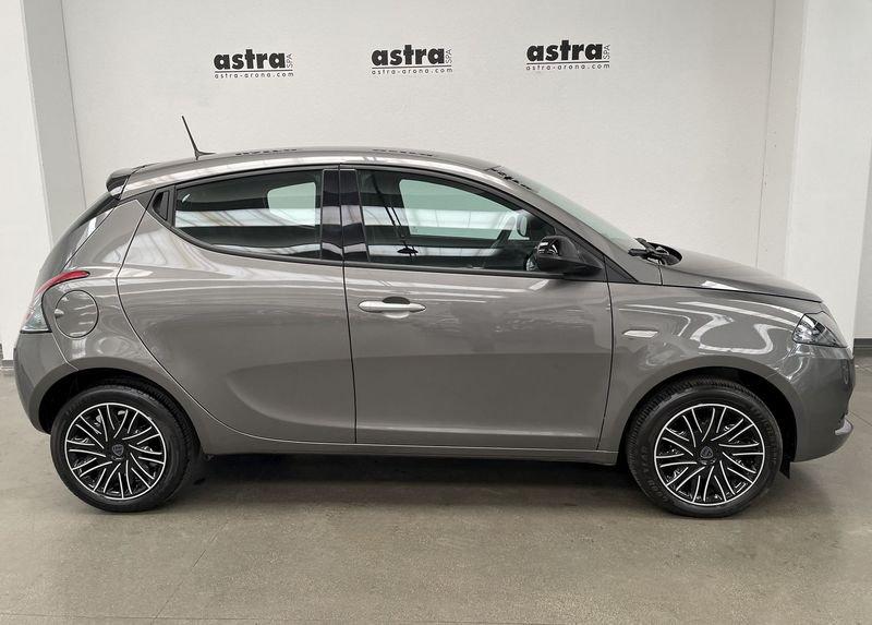 Lancia Ypsilon 1.0 FireFly 5 porte S&S Hybrid Platino