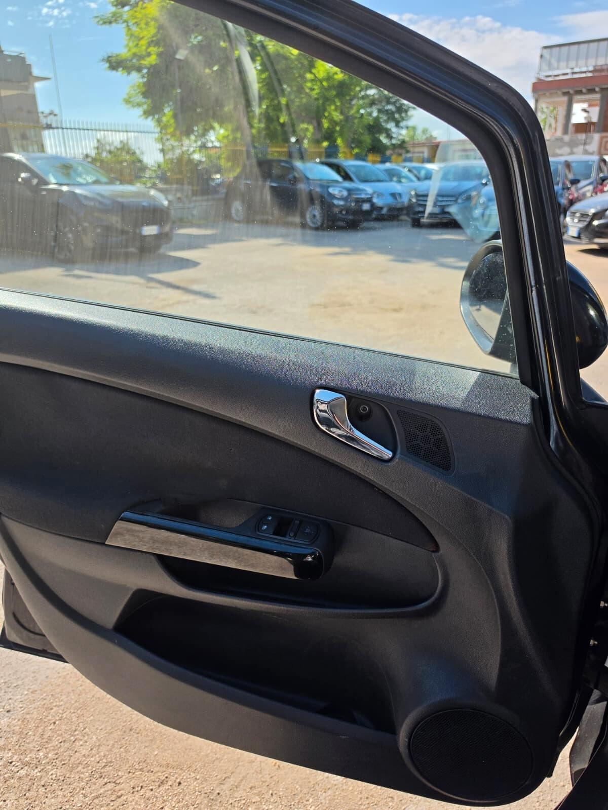 Opel Corsa 1.0 12V 5 porte GPL