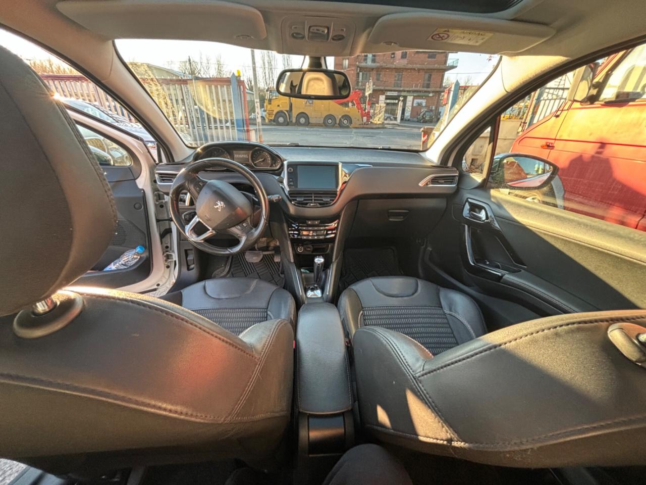 Peugeot 208 BlueHDi 2014