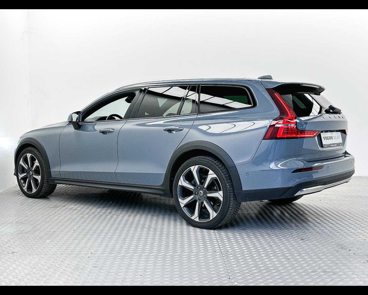 VOLVO V60 CC (2018-2024) - V60 Cross Country B4 (d) AWD automatico Plus
