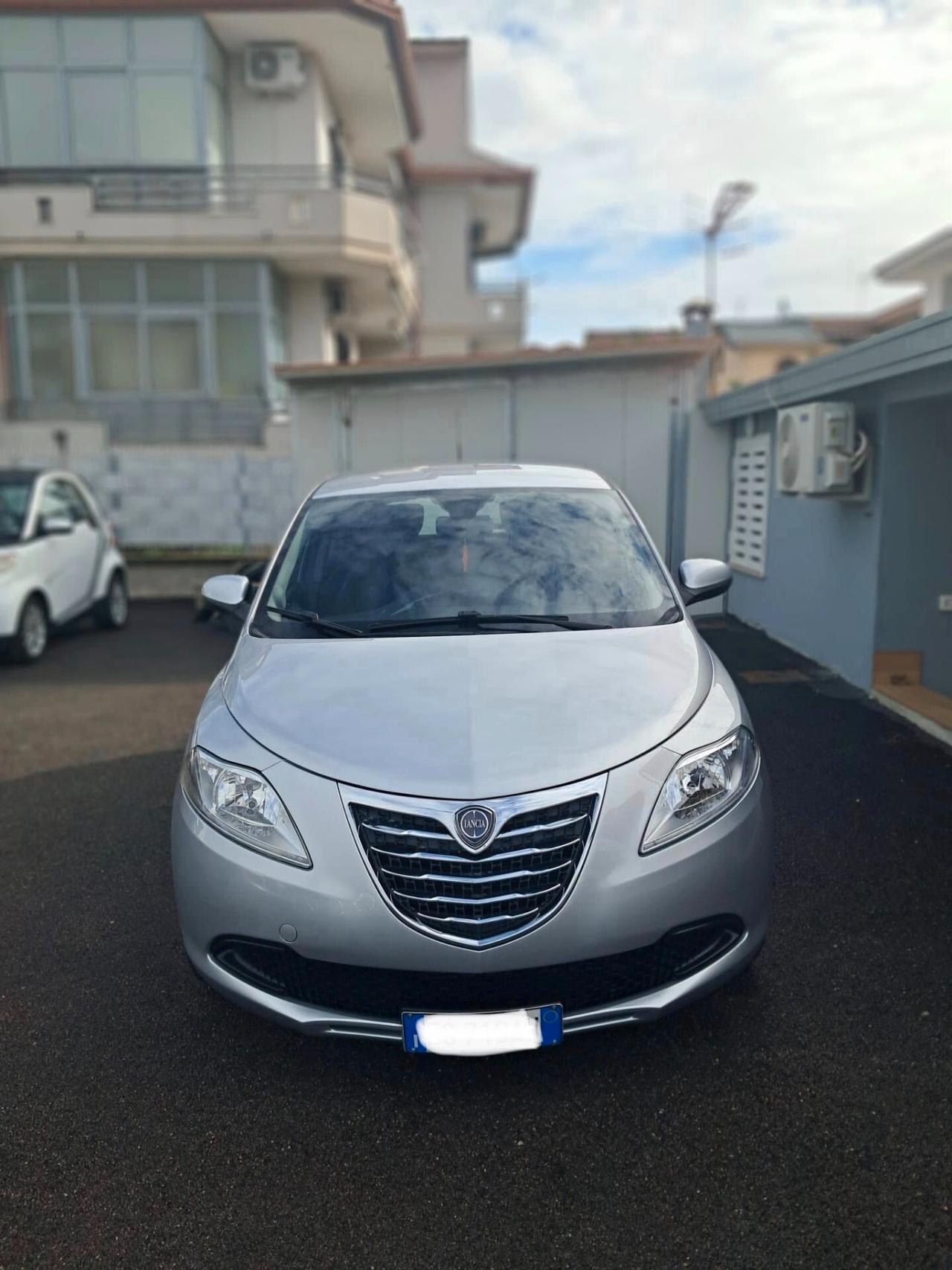 Lancia Ypsilon 1.2 69 CV 5 porte GPL Ecochic Silver
