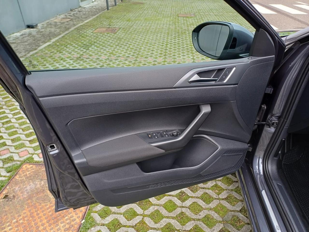 Volkswagen Taigo 1.0 TSI 110 CV DSG R-Line