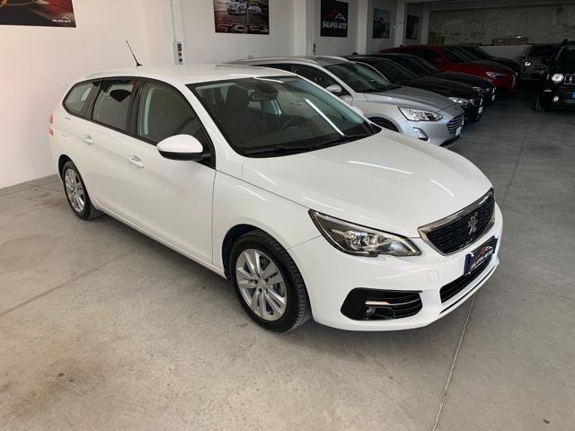 PEUGEOT 308 BlueHDi 130 EAT8 SW Business