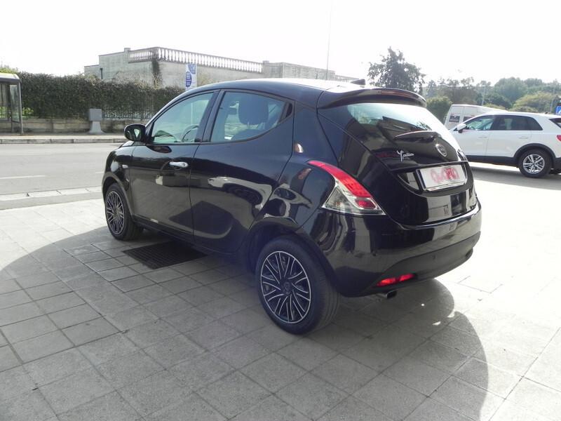 Lancia Ypsilon 1.0 FireFly 5 porte S&S Hybrid Gold