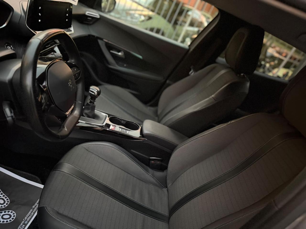 Peugeot 2008 PureTech 100 S&S Allure
