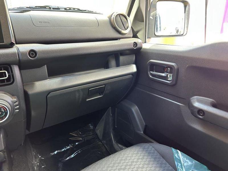 Suzuki Jimny 1.5 AT 5 PORTE 4 POSTI AUTOVETTURA PRONTA CONSEGNA