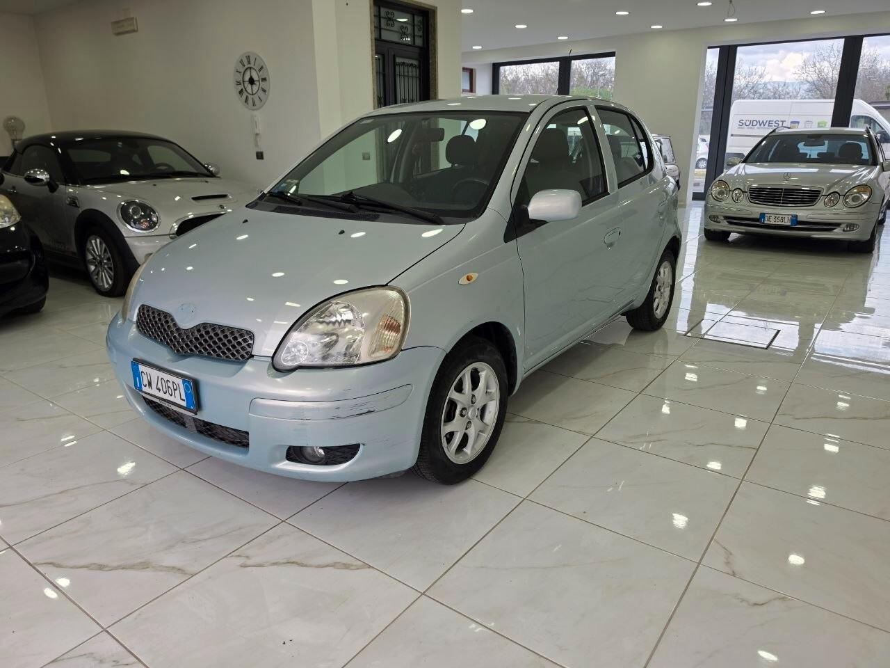 Toyota Yaris 1.0i 16V cat 5 porte Sol