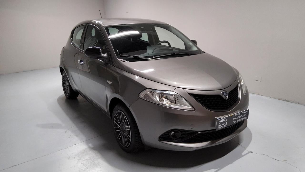 Lancia Ypsilon 1.0 FireFly 5 porte S&S Hybrid Ecochic Gold