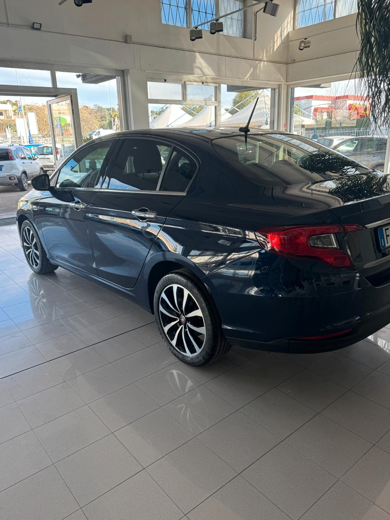 TIPO BERLINA KM 20000 FULL OPTIONAL