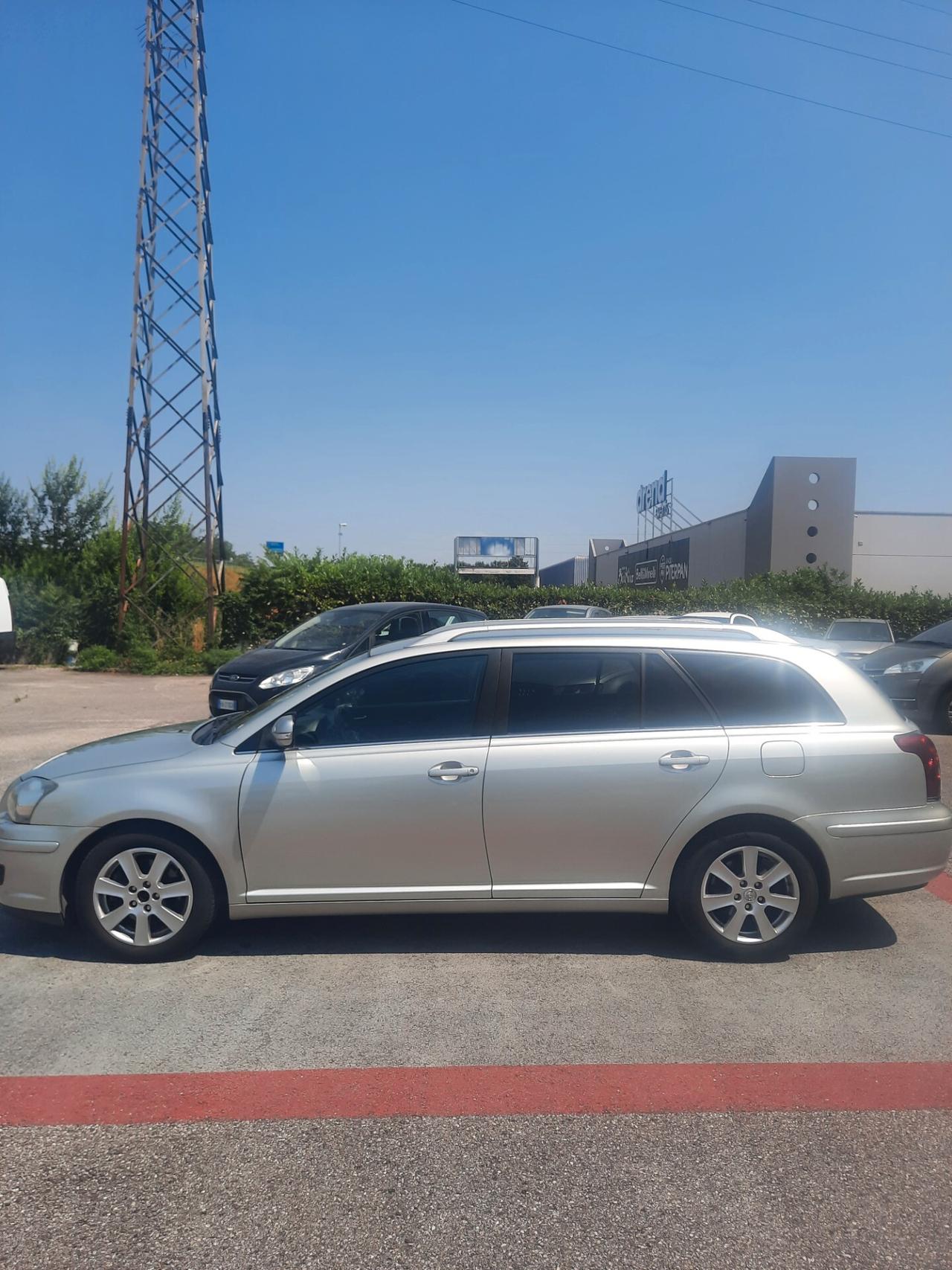 Toyota Avensis 2.2 D-4D 16V Station Wagon