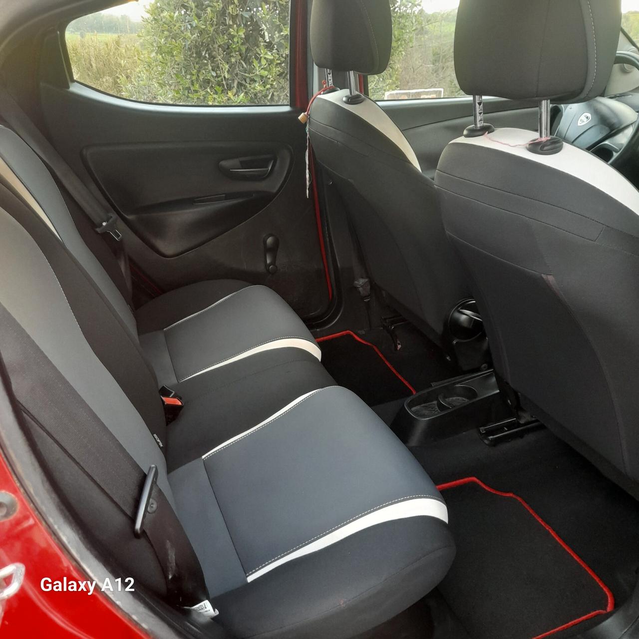 Lancia Ypsilon 1.2 69 CV 5 porte Elefantino