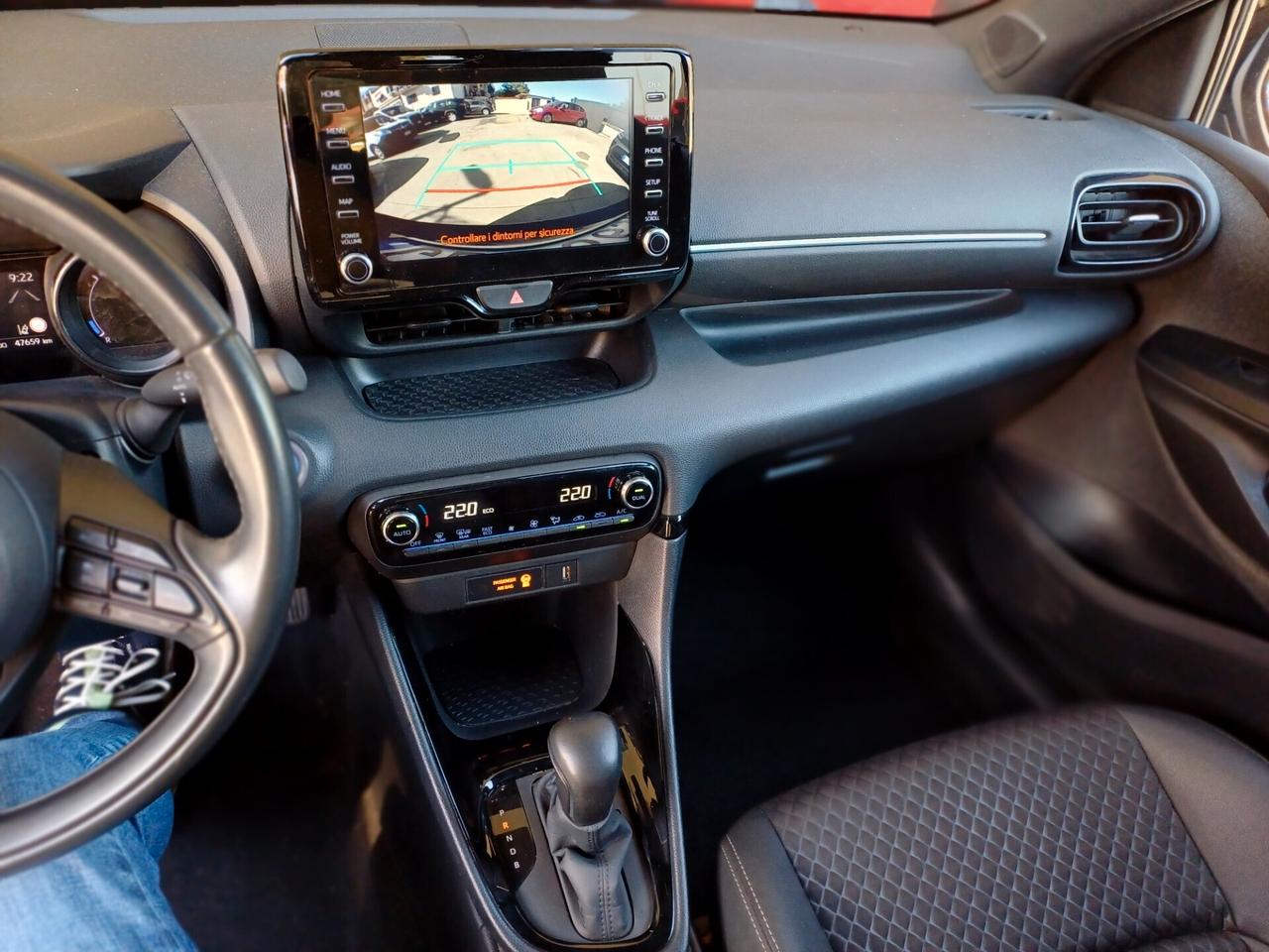 Toyota Yaris 1.5 Hybrid 5 porte Lounge(TETTO PANORAMICO)