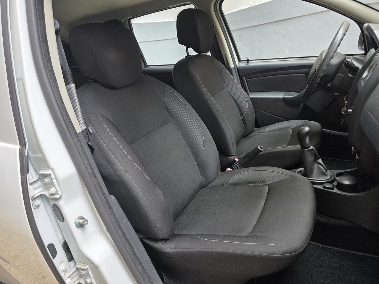 DACIA DUSTER - UNICO PROPRIETARIO - GANCIO TRAINO
