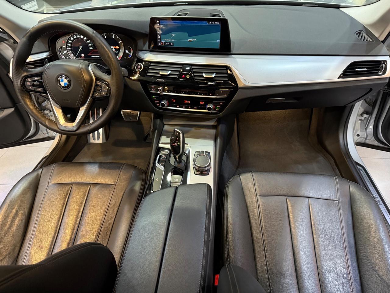 Bmw 520 G31Touring 520d xdrive Luxury GANCIO TRAINO !