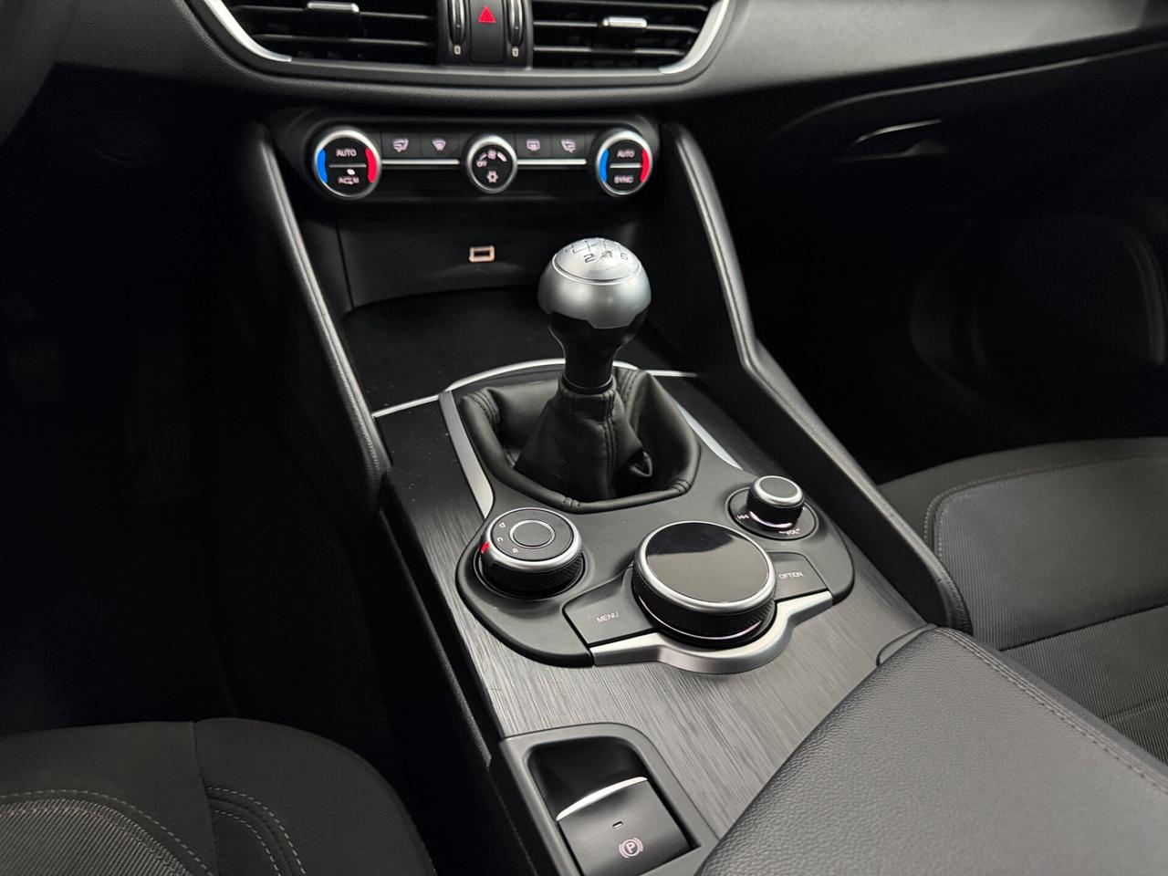 Alfa Romeo Giulia 2.2 TD 150 CV BUSINESS NAVI DISTRIBUZIONE ESEGUITA