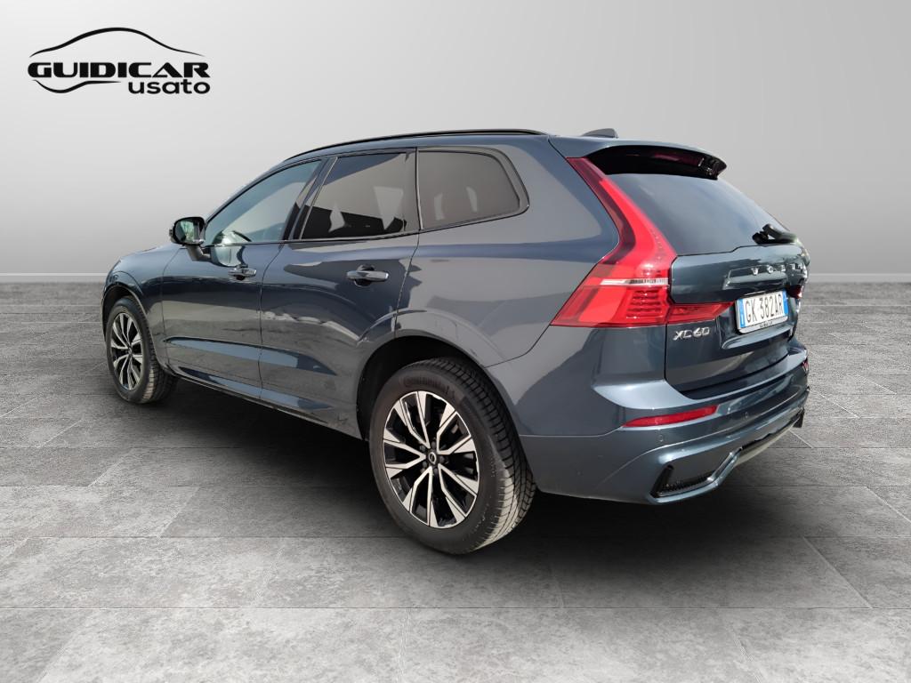 VOLVO XC60 II 2022 - XC60 2.0 b4 Plus Dark auto