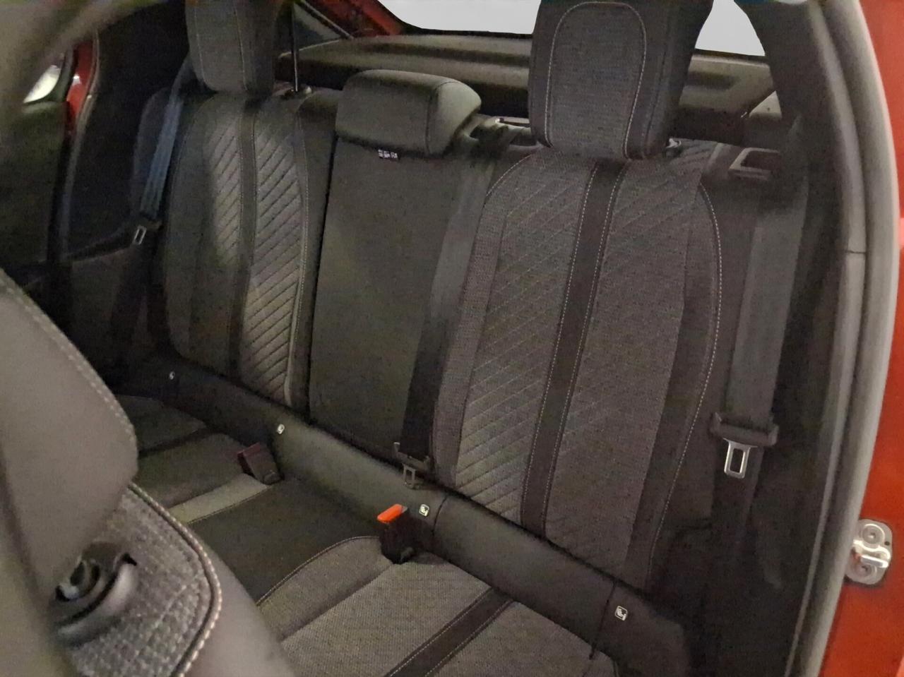 Peugeot 208 Hybrid 100cv e-DCS6 Allure